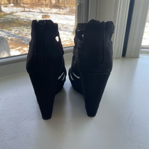 Black cage wedges by Brash size 7 - Picture 4 of 6